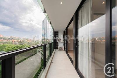 Apartamento en venta en El Poblado, Medellín · foto 2 de 17