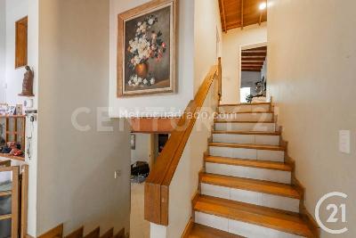 Casa de 4 alcobas en venta en El Poblado, Medellín, 632 m² · foto 3 de 17
