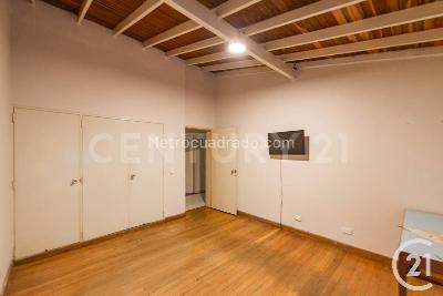 Casa de 4 alcobas en venta en El Poblado, Medellín, 632 m² · foto 9 de 17