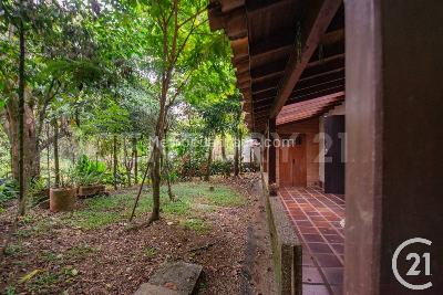 Casa de 4 alcobas en venta en El Poblado, Medellín, 632 m² · foto 13 de 17