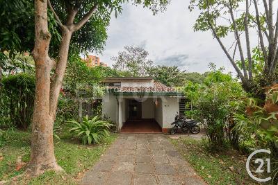 Casa de 4 alcobas en venta en El Poblado, Medellín, 632 m² · foto 14 de 17