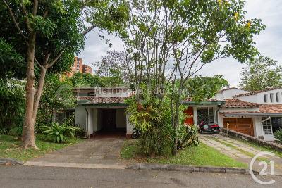 Casa de 4 alcobas en venta en El Poblado, Medellín, 632 m² · foto 16 de 17