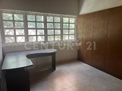 Casa de 5 alcobas en venta en Laureles, Medellín, 398 m² · foto 12 de 17