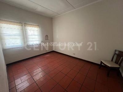 Casa de 5 alcobas en venta en Laureles, Medellín, 398 m² · foto 4 de 17