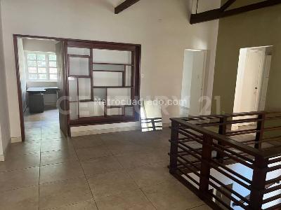 Casa de 5 alcobas en venta en Laureles, Medellín, 398 m² · foto 8 de 17