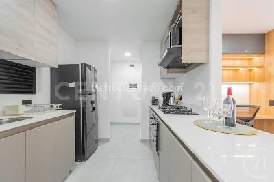 Apartamento de 1 alcoba en venta en Loma Del Escobero, Envigado, 50 m² · foto 2 de 16