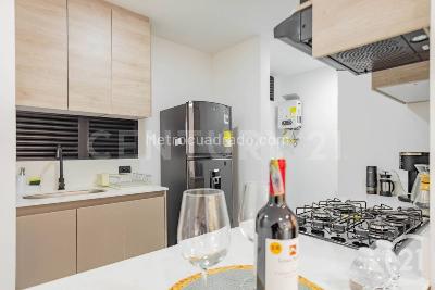 Apartamento de 1 alcoba en venta en Loma Del Escobero, Envigado, 50 m² · foto 4 de 16