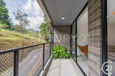 Apartamento de 1 alcoba en venta en Loma Del Escobero, Envigado, 50 m² · foto 15 de 16