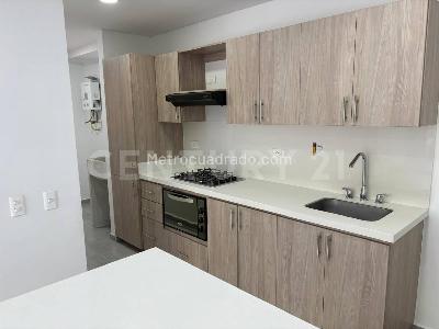 Apartamento de 3 alcobas en venta en Envigado, Envigado, 81 m² · foto 2 de 20