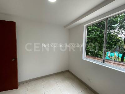 Apartamento de 3 alcobas en venta en Los Alpes, Medellín, 70 m² · foto 11 de 19