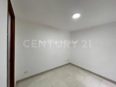 Apartamento de 3 alcobas en venta en Los Alpes, Medellín, 70 m² · foto 18 de 19