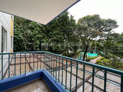 Apartamento de 3 alcobas en venta en Los Alpes, Medellín, 70 m² · foto 2 de 19