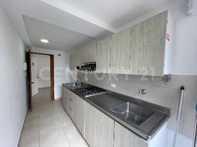 Apartamento de 3 alcobas en venta en Los Alpes, Medellín, 70 m² · foto 4 de 19