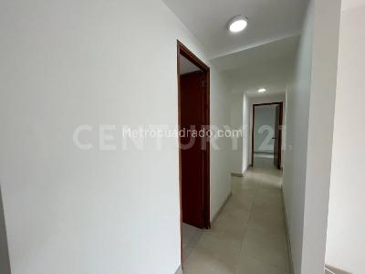 Apartamento de 3 alcobas en venta en Los Alpes, Medellín, 70 m² · foto 8 de 19