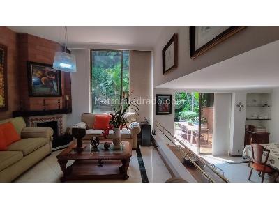 Casa de 4 alcobas en venta en Los Balsos, Medellín, 228 m² · foto 3 de 13