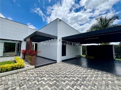Casa de 3 alcobas en venta en Alto De Las Palmas, Envigado, 266 m² · foto 3 de 13