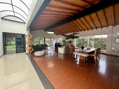 Casa de 3 alcobas en venta en Alto De Las Palmas, Envigado, 266 m² · foto 4 de 13