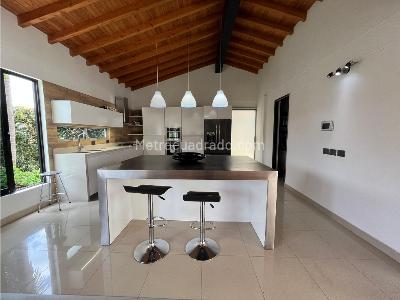 Casa de 3 alcobas en venta en Alto De Las Palmas, Envigado, 266 m² · foto 11 de 13