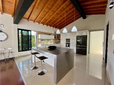 Casa de 3 alcobas en venta en Alto De Las Palmas, Envigado, 266 m² · foto 12 de 13