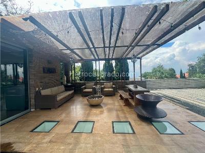 Casa de 4 alcobas en venta en Las Palmas, Medellín, 940 m² · foto 4 de 13