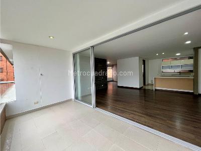 Apartamento de 2 alcobas en venta en Los Balsos, Medellín, 121 m² · foto 6 de 20