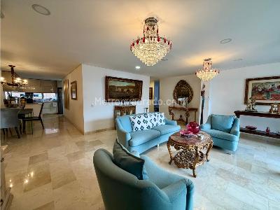 Apartamento de 3 alcobas en venta en Los Parra, Medellín, 135 m² · foto 2 de 8