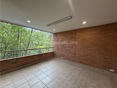 Apartamento de 4 alcobas en venta en Loma De Los Gonzalez, Medellín, 240 m² · foto 3 de 17