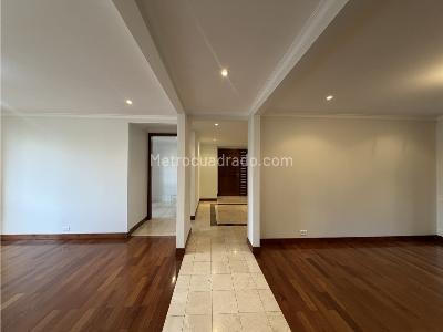 Apartamento de 4 alcobas en venta en Loma De Los Gonzalez, Medellín, 240 m² · foto 6 de 17