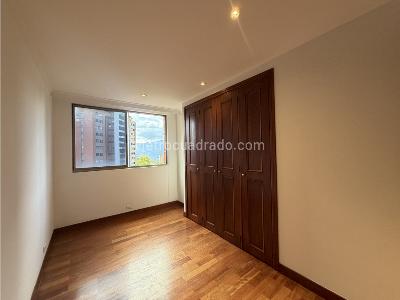 Apartamento de 4 alcobas en venta en Loma De Los Gonzalez, Medellín, 240 m² · foto 12 de 17
