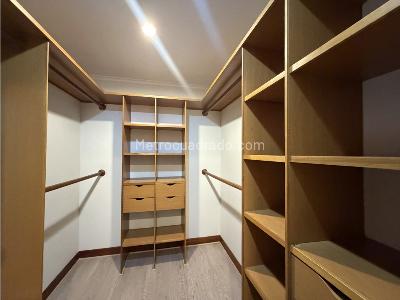 Apartamento de 4 alcobas en venta en Loma De Los Gonzalez, Medellín, 240 m² · foto 14 de 17