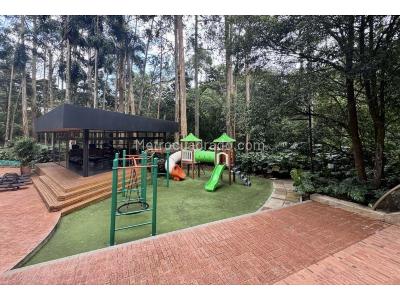 Apartamento de 4 alcobas en venta en Loma De Los Gonzalez, Medellín, 240 m² · foto 15 de 17