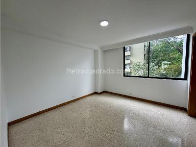 Apartamento de 3 alcobas en venta en Clinica Medellin, Medellín, 195 m² · foto 10 de 13