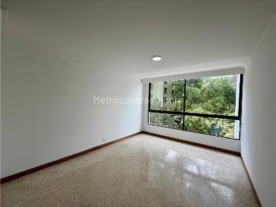 Apartamento de 3 alcobas en venta en Clinica Medellin, Medellín, 195 m² · foto 12 de 13