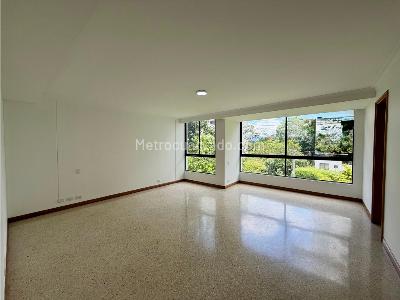 Apartamento de 3 alcobas en venta en Clinica Medellin, Medellín, 195 m² · foto 1 de 13
