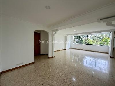 Apartamento de 3 alcobas en venta en Clinica Medellin, Medellín, 195 m² · foto 4 de 13