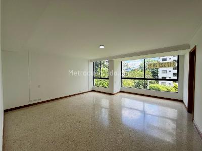 Apartamento de 3 alcobas en venta en Clinica Medellin, Medellín, 195 m² · foto 6 de 13