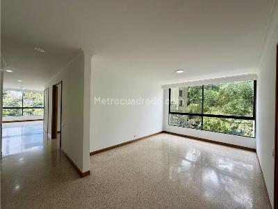 Apartamento de 3 alcobas en venta en Clinica Medellin, Medellín, 195 m² · foto 8 de 13