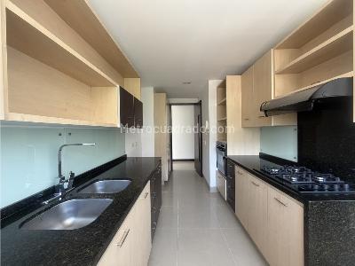 Apartamento de 3 alcobas en venta en Los Parra, Medellín, 163 m² · foto 7 de 17