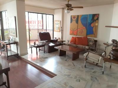Apartamento de 3 alcobas en venta en Varsalles, Cali, 200 m² · foto 12 de 13