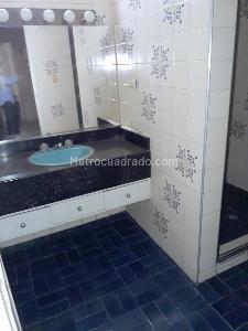 Apartamento de 3 alcobas en venta en Varsalles, Cali, 200 m² · foto 2 de 13