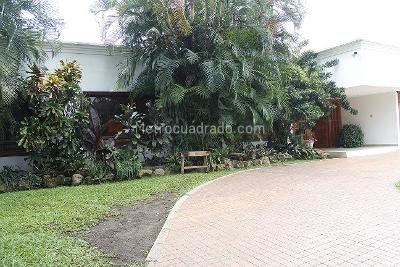 Casa de 5 alcobas en venta en Pegada A La San Joaquin, Cali, 900 m² · foto 3 de 20