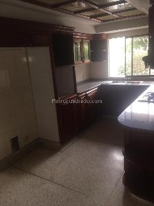Casa de 5 alcobas en venta en Altos De Ciudad Jardin, Cali, 404 m² · foto 15 de 19