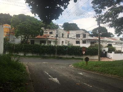 Casa de 5 alcobas en venta en Altos De Ciudad Jardin, Cali, 404 m² · foto 19 de 19