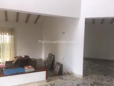 Casa de 5 alcobas en venta en Altos De Ciudad Jardin, Cali, 404 m² · foto 3 de 19