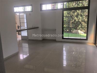 Casa de 4 alcobas en venta en Alameda, Cali, 338 m² · foto 2 de 20
