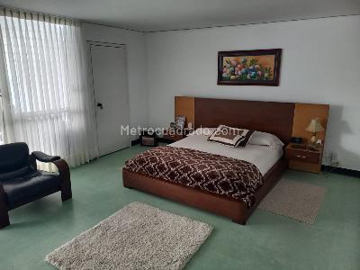 Casa de 5 alcobas en venta en Versalles, Cali, 523 m² · foto 2 de 19