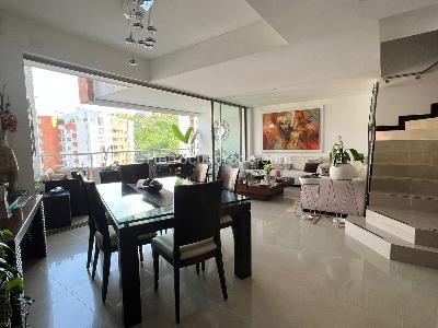 Apartamento de 3 alcobas en venta en Aguacatal Central, Cali, 162 m² · foto 2 de 17