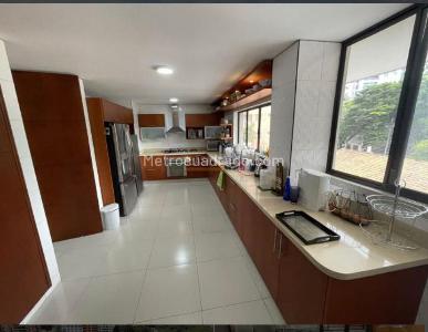 Apartamento de 3 alcobas en venta en Normandia, Cali, 243 m² · foto 18 de 20