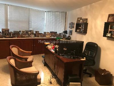 Apartamento de 3 alcobas en venta en Arboledas, Cali, 278 m² · foto 2 de 18