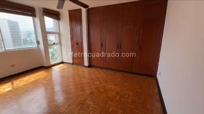 Apartamento en venta en Granada, Cali · foto 11 de 19